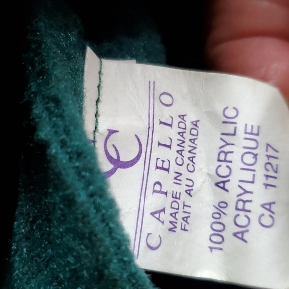 Verbier (Canadian) green and purple fleece hat with small pom One size - Picture 4 of 6